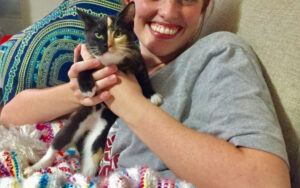 Dopo un aborto spontaneo il marito le ha regalato un gattino. Le loro vite sono cambiate