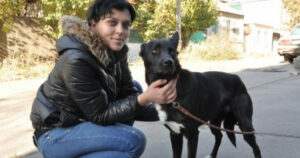 Cucciolo di cane cammina per 200 miglia per ritrovare la donna che gli ha salvato la vita