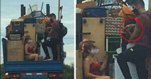 Cagnolino viene trasportato durante un trasloco dai suoi padroni: Ecco perché la foto diventa virale