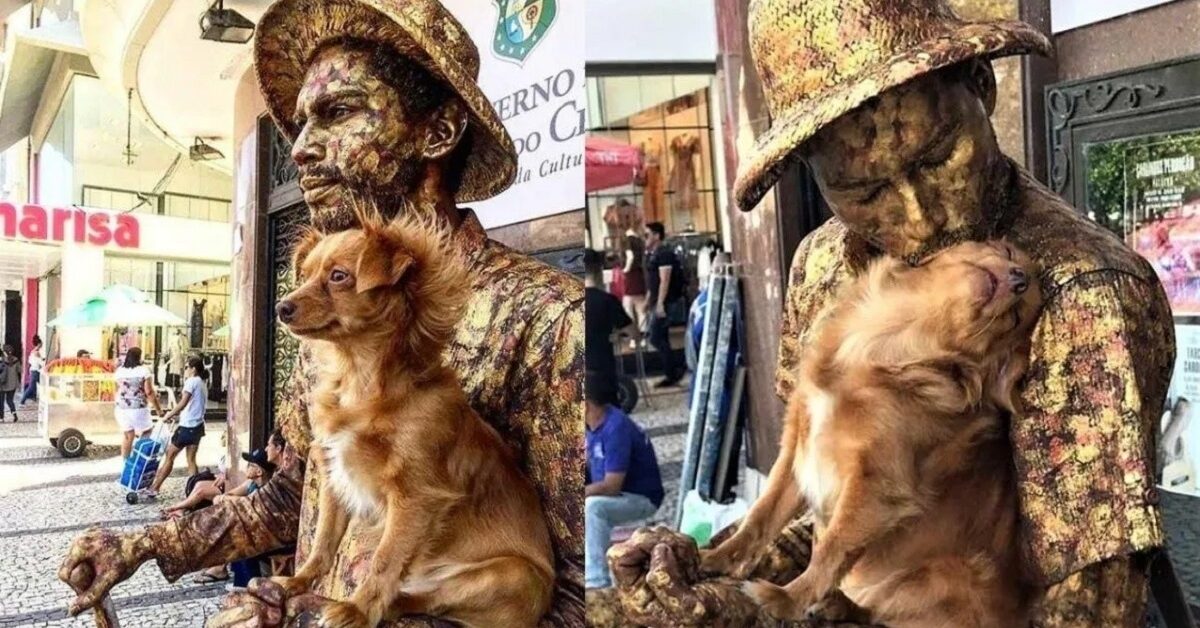 Cagnolino aiuta il suo padrone e finge anche lui di essere una statua ...